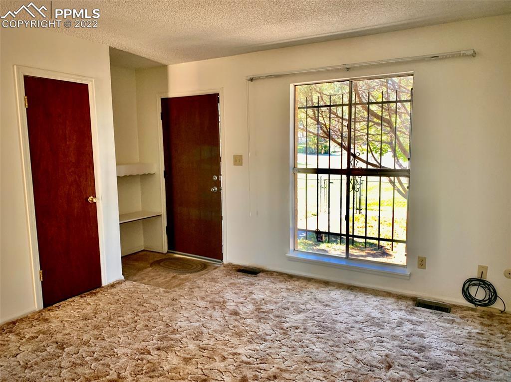 Listing 6250494, Image 8 of 29