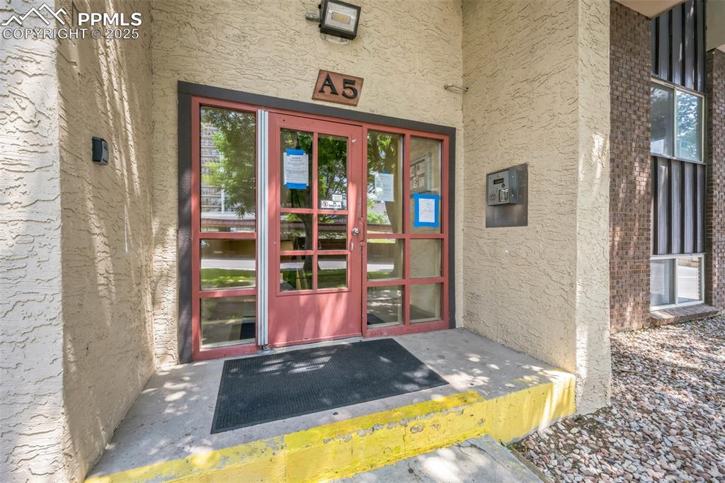 Image 12 of 14: Entry