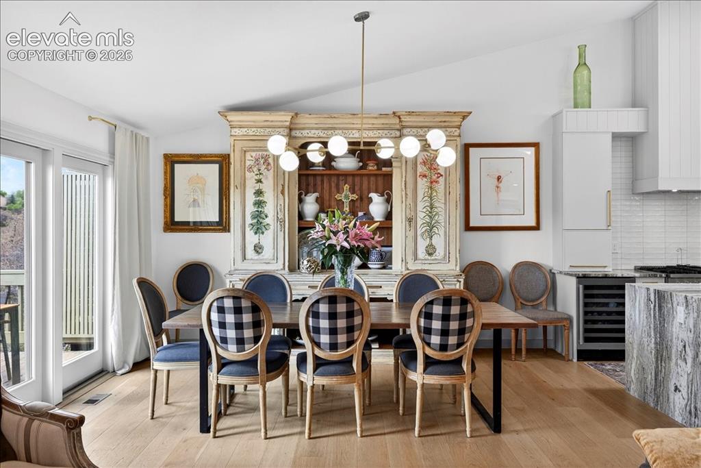 Image 12 of 50: Dining Area