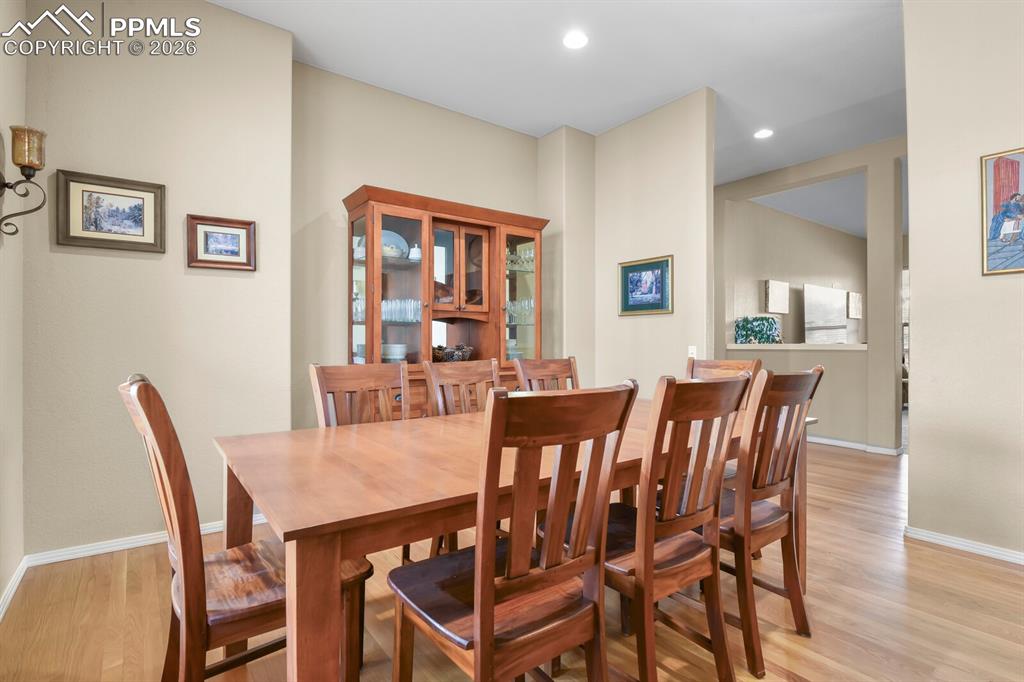 Image 12 of 50: Dining Area