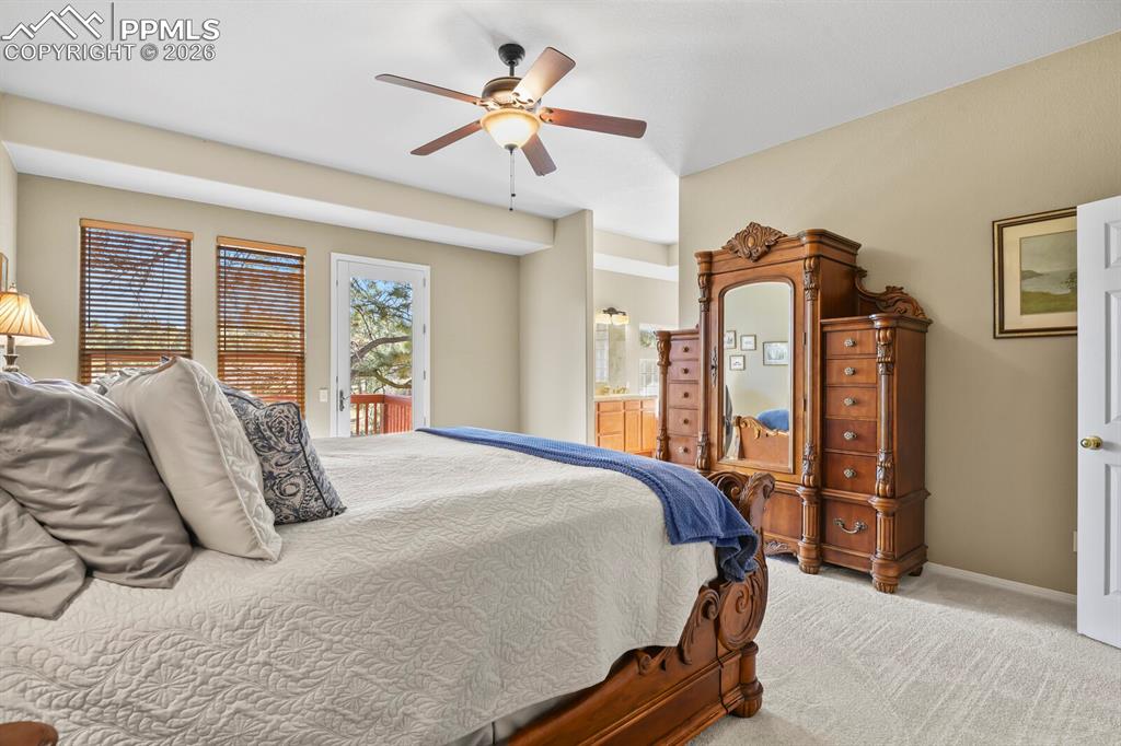 Image 17 of 50: Bedroom