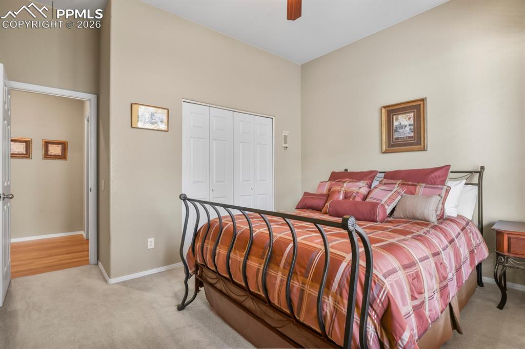 Image 21 of 50: Bedroom