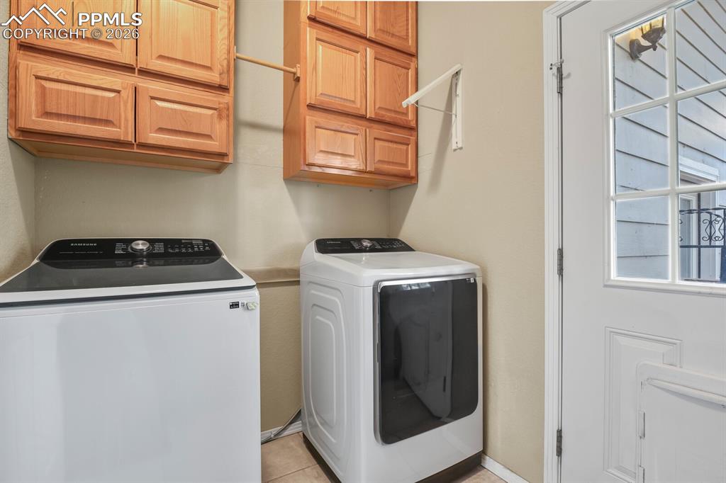 Image 27 of 50: Laundry