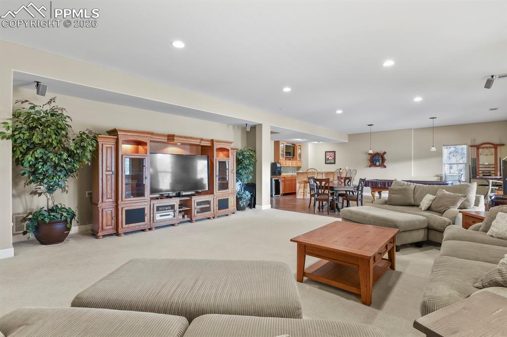 Image 28 of 50: Living Room