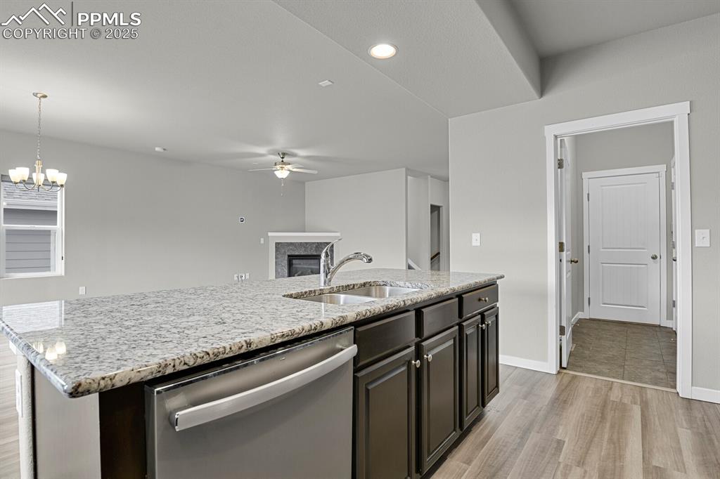 Image 14 of 47: Kitchen