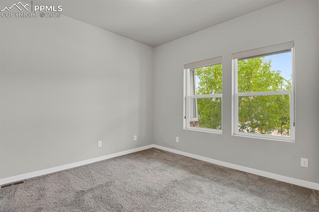 Image 17 of 47: Bedroom