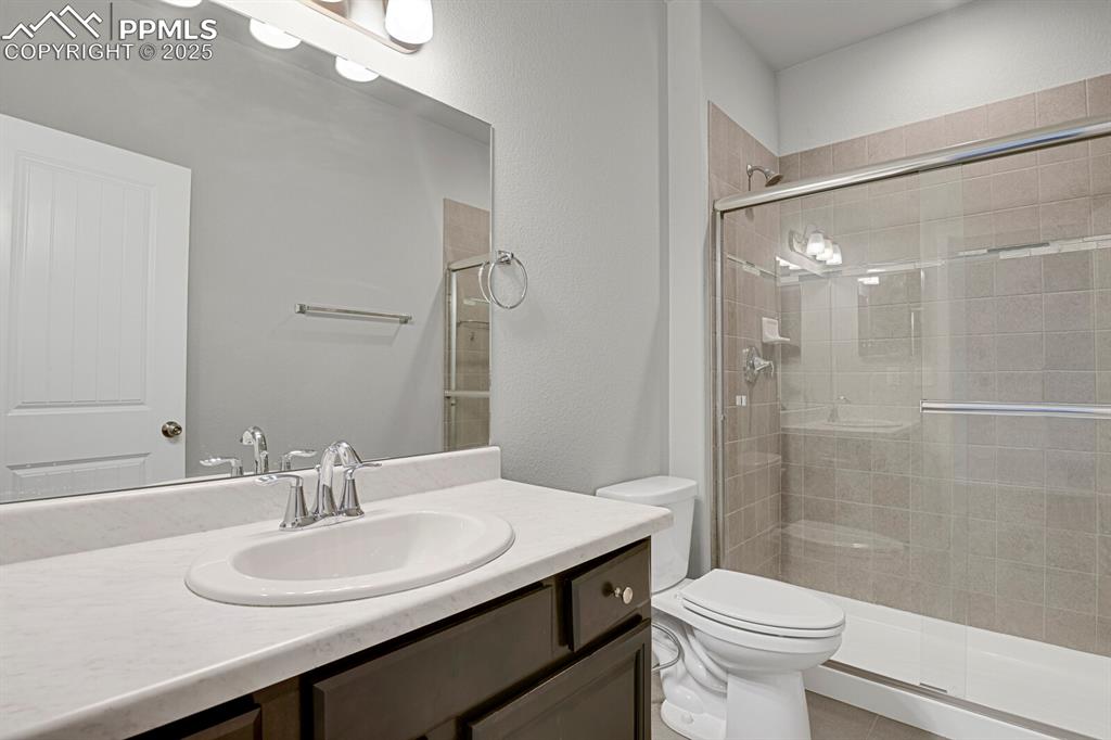 Image 19 of 47: Bathroom