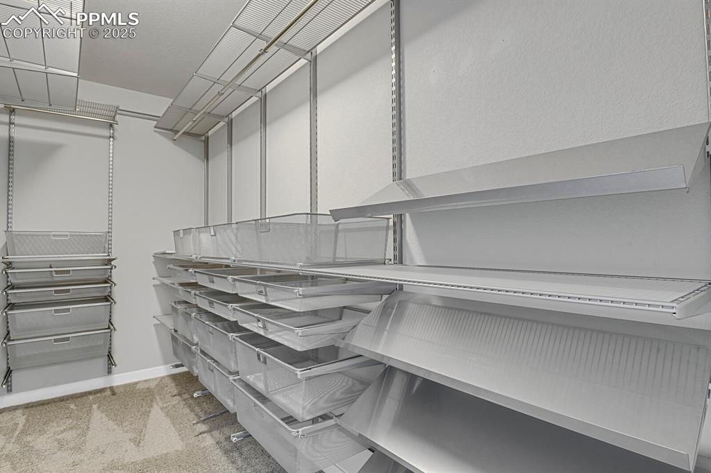 Image 25 of 47: Closet