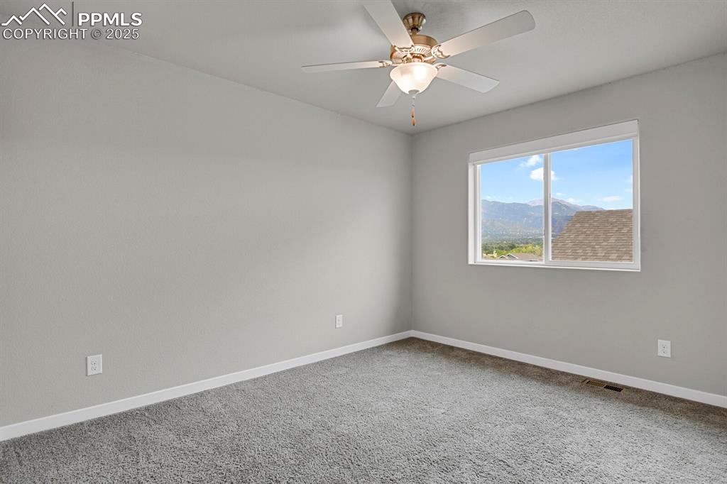 Image 26 of 47: Bedroom