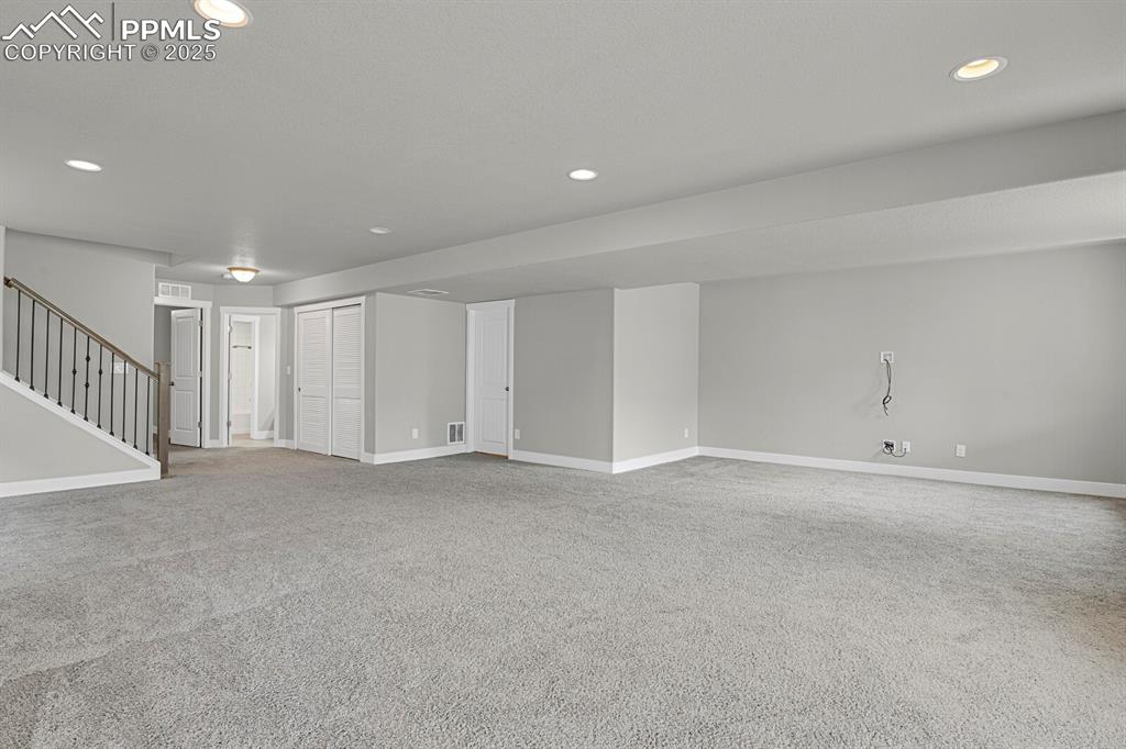 Image 33 of 47: Family Room