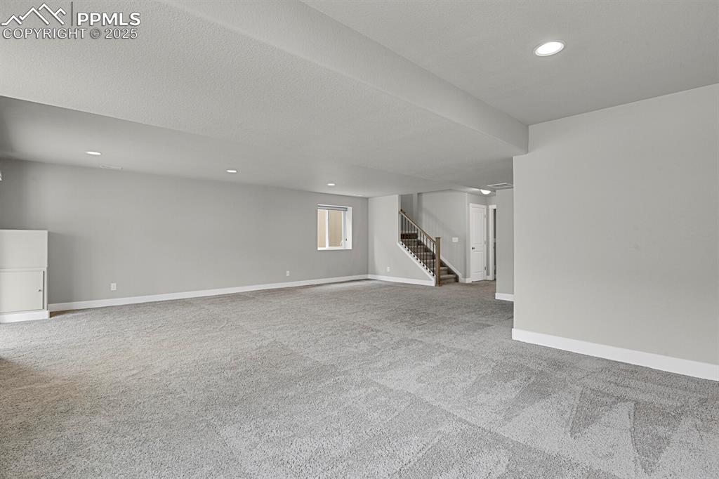 Image 34 of 47: Family Room