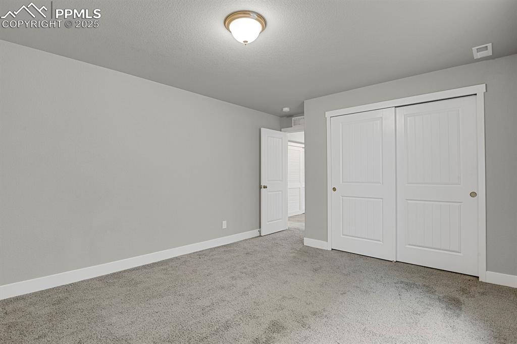 Image 38 of 47: Bedroom