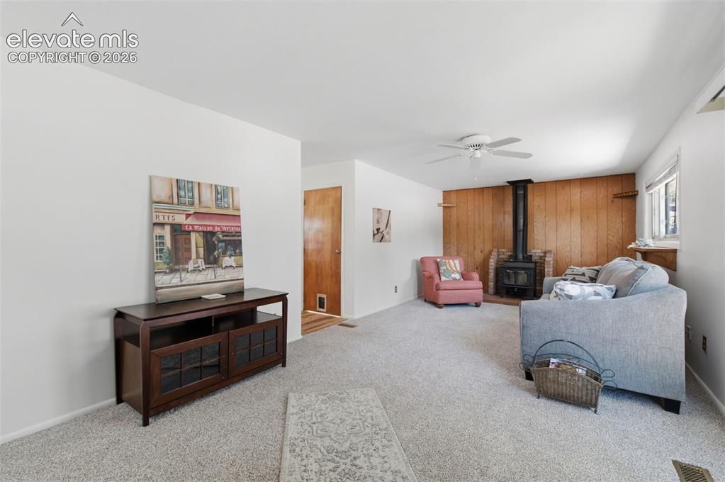 Image 3 of 30: Living Room