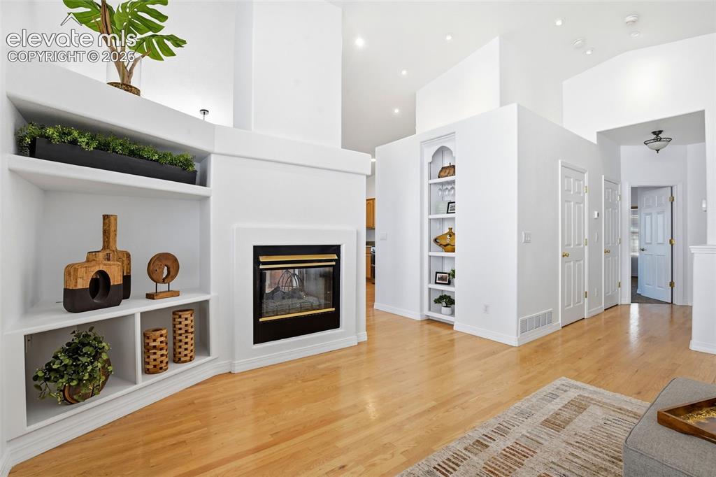Image 14 of 41: Living Room