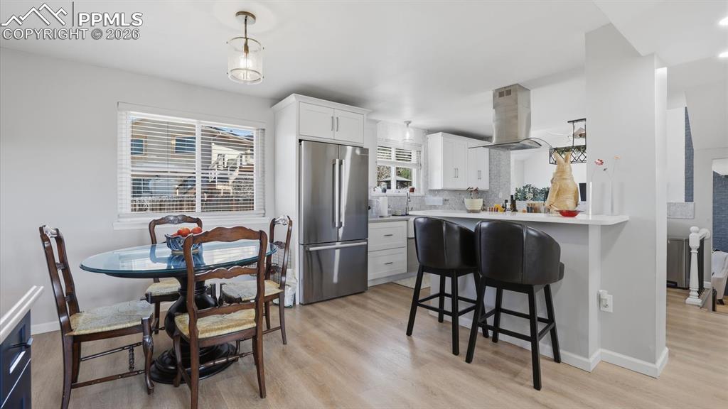 Image 9 of 50: Living Room