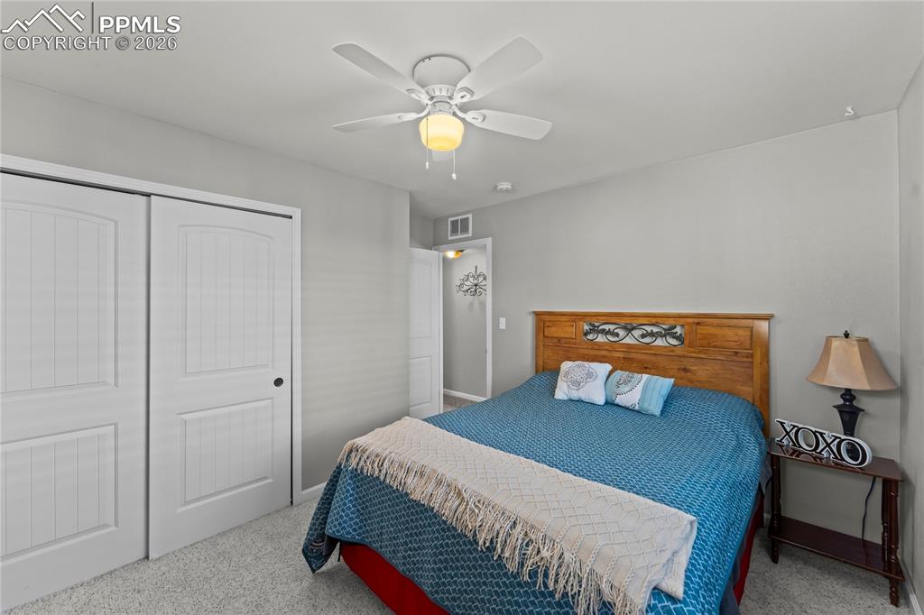 Image 21 of 28: Bedroom