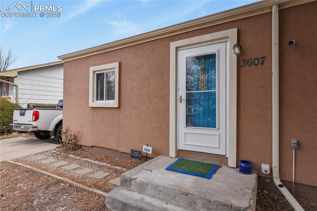 Image 4 of 36: Entry