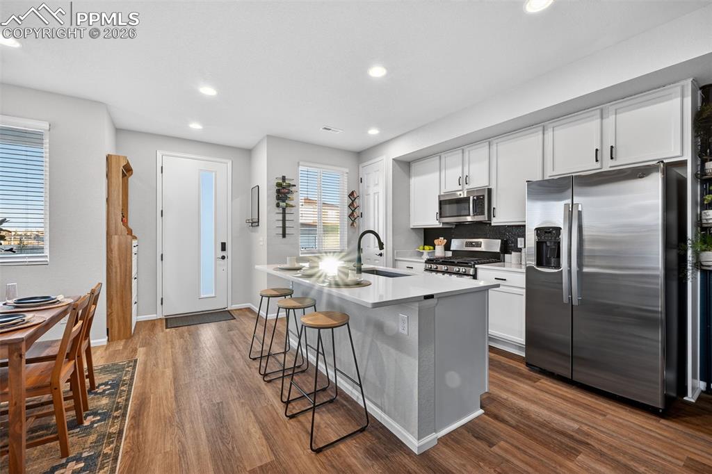 Image 14 of 32: Kitchen