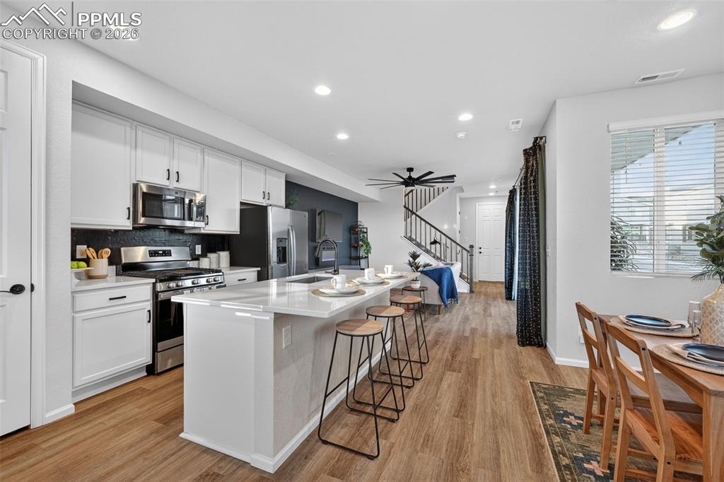 Image 2 of 32: Kitchen