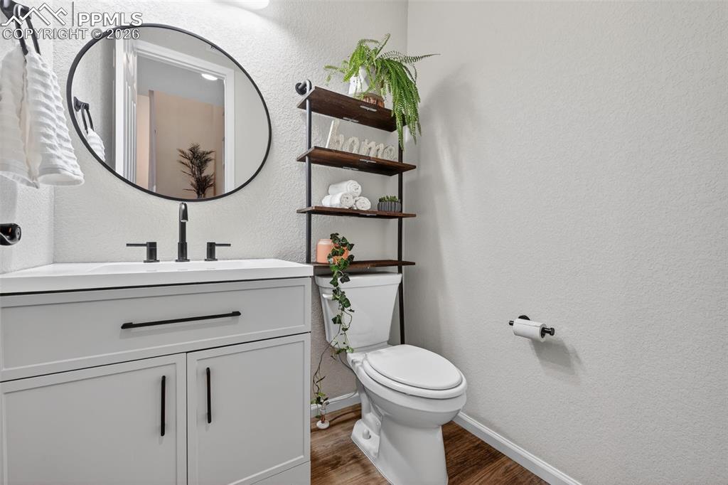 Image 23 of 32: Bathroom