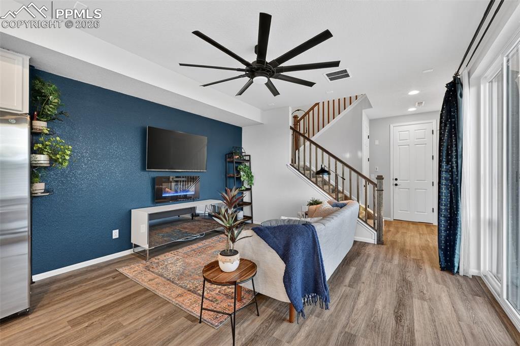 Image 3 of 32: Living Room