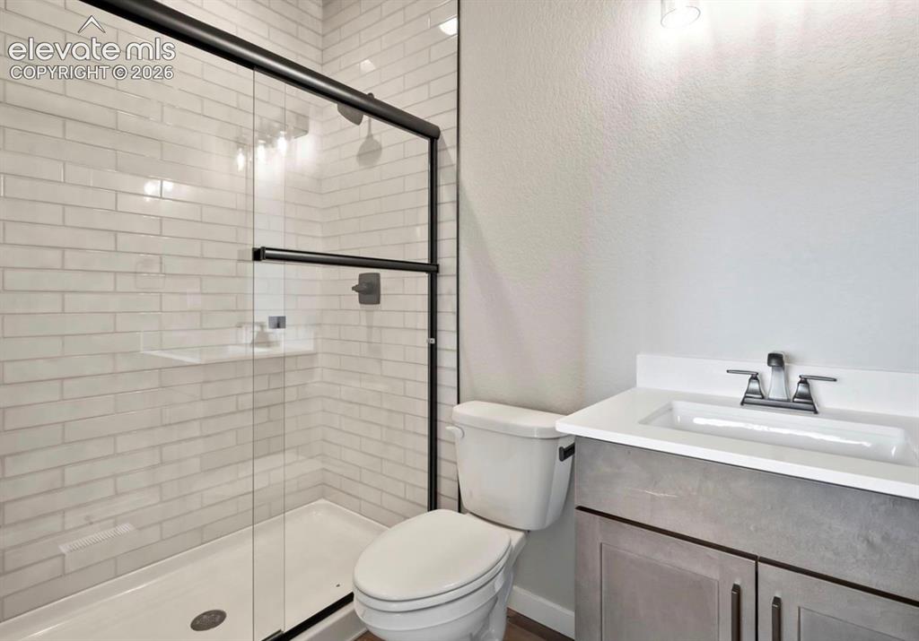 Image 13 of 25: Bathroom