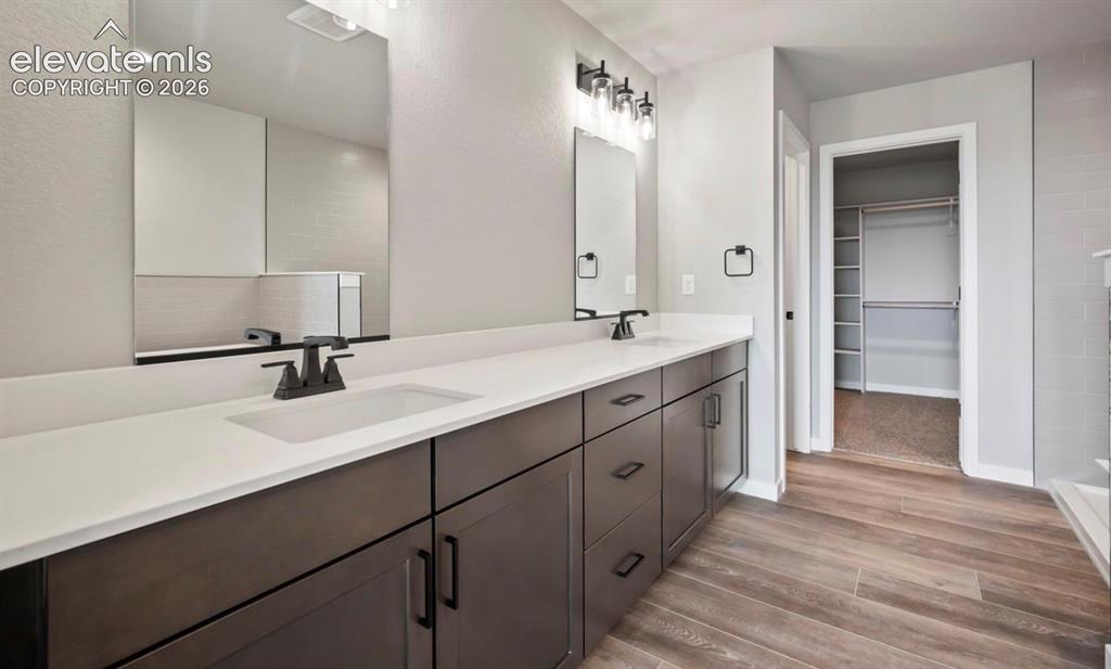 Image 15 of 25: Master Bathroom