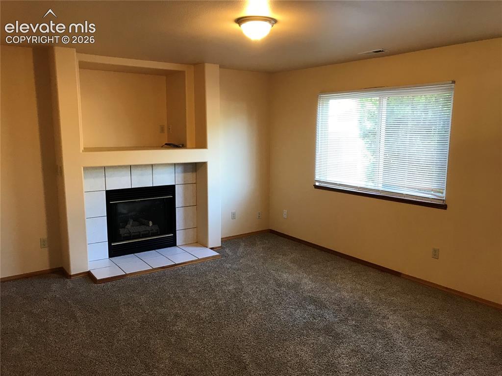 Image 5 of 16: Living Room