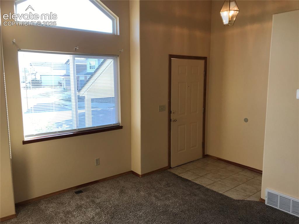 Image 6 of 16: Entry