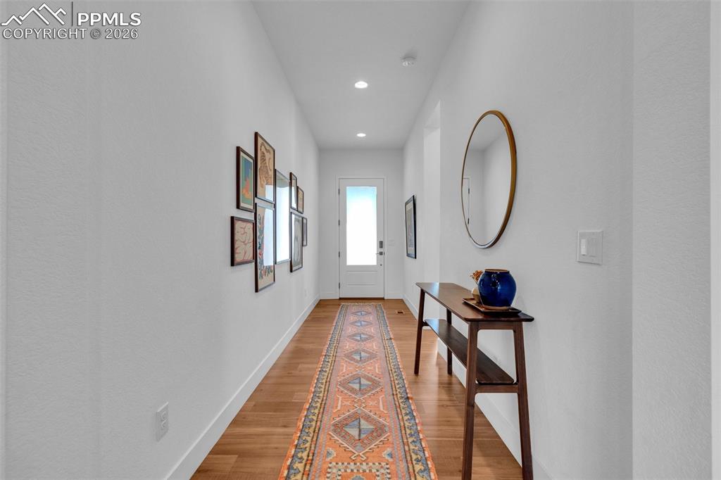 Image 12 of 50: Entry