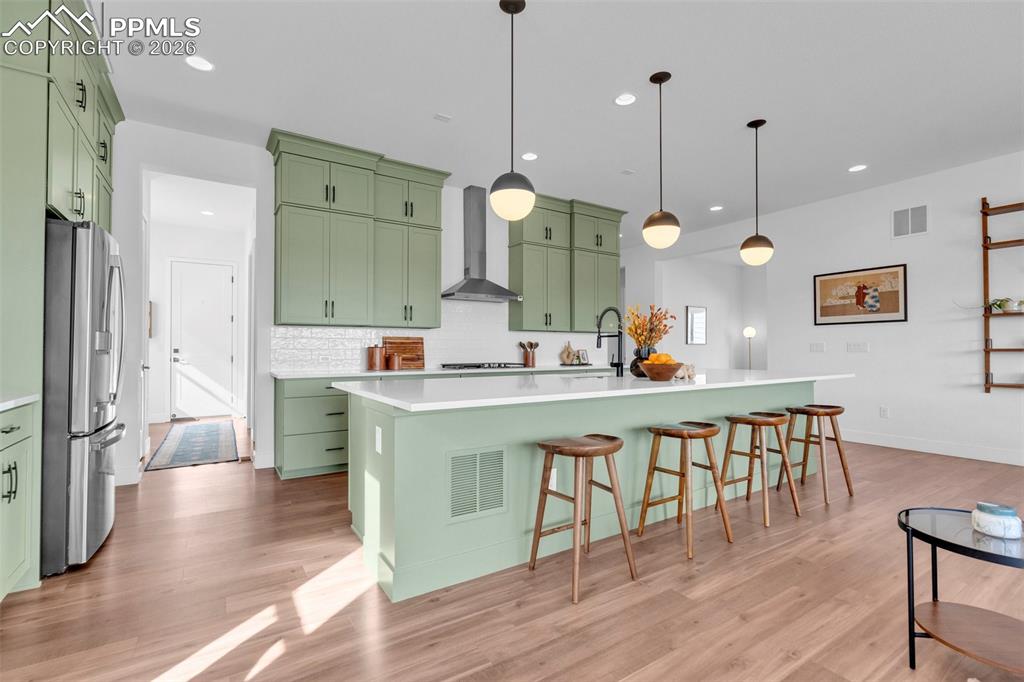 Image 19 of 50: Kitchen