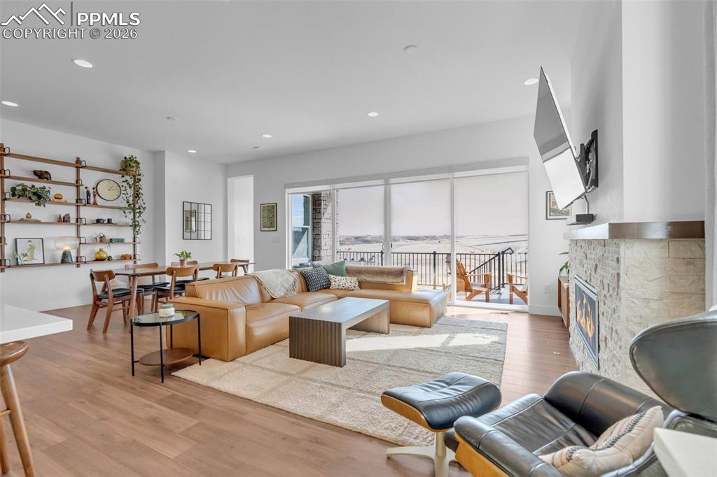 Image 3 of 50: Living Room