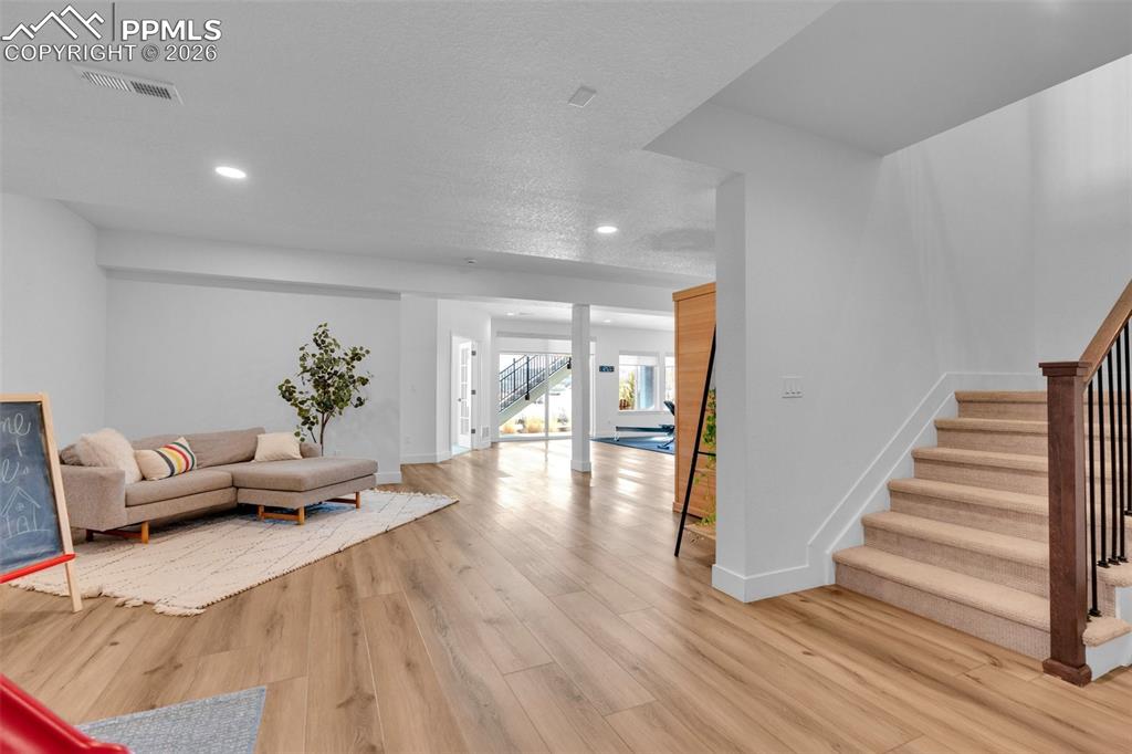 Image 39 of 50: Family Room