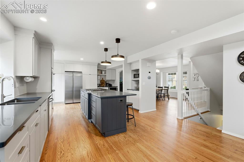 Image 11 of 50: Kitchen