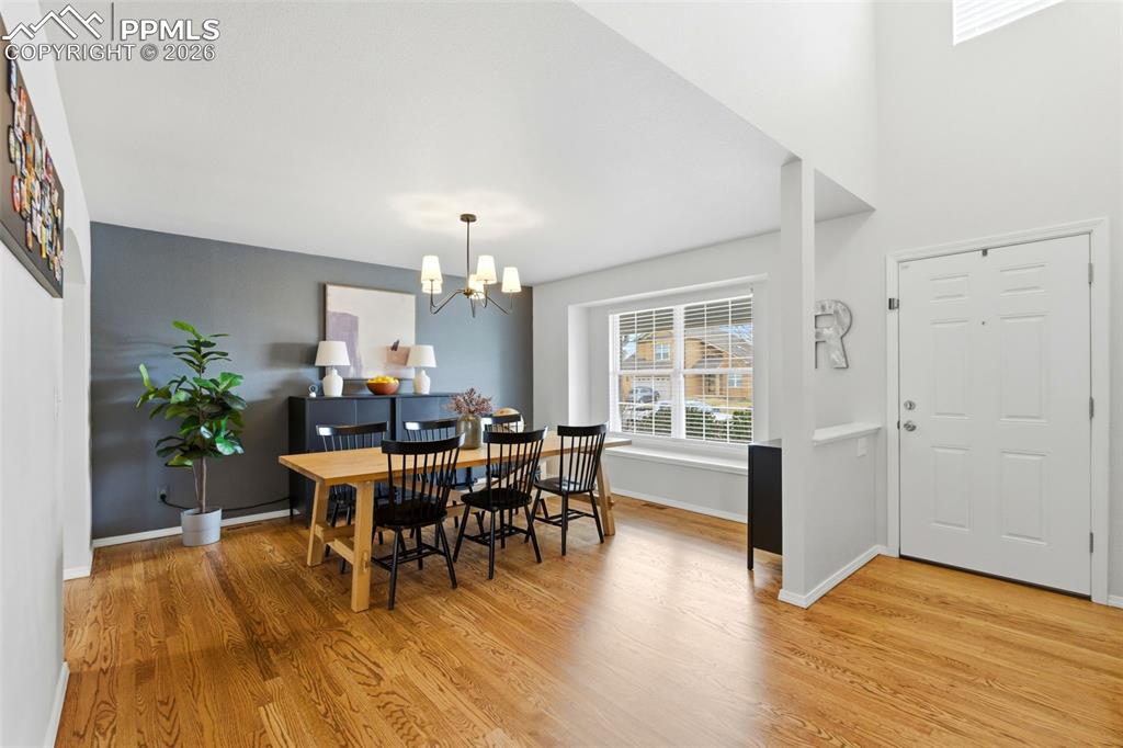 Image 3 of 50: Dining Area