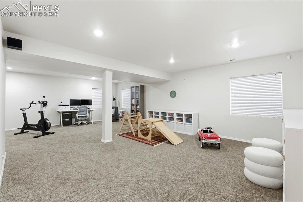 Image 31 of 50: Great Room