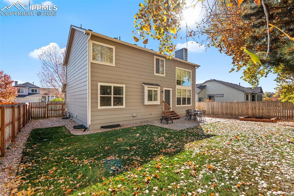 Image 40 of 50: Back of Structure