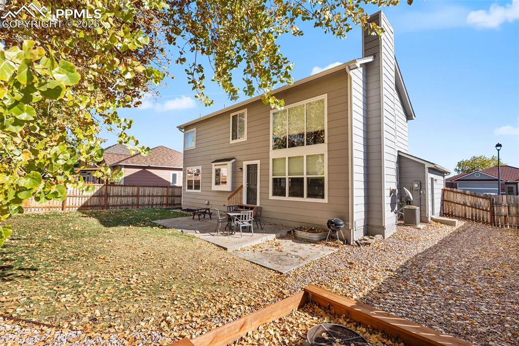 Image 41 of 50: Back of Structure