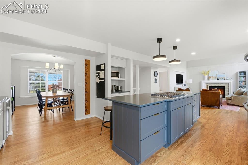 Image 8 of 50: Kitchen