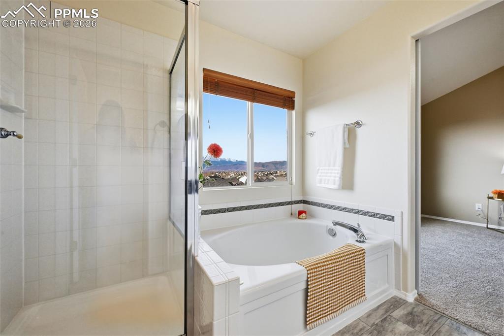 Image 26 of 48: Bathroom