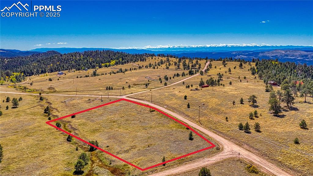 Image 2 of 20: Property lines are approximate and not a survey