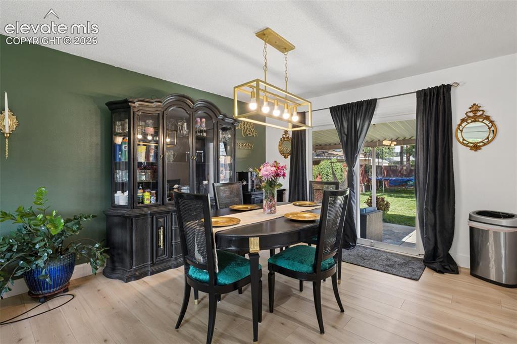 Image 12 of 42: Dining Area