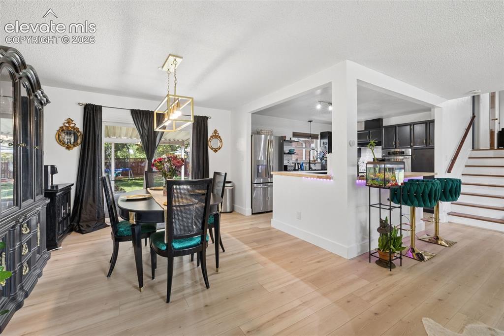 Image 13 of 42: Dining Area