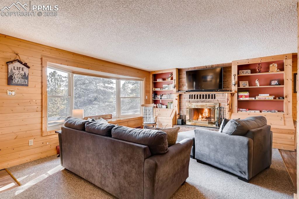 Image 6 of 29: Living Room