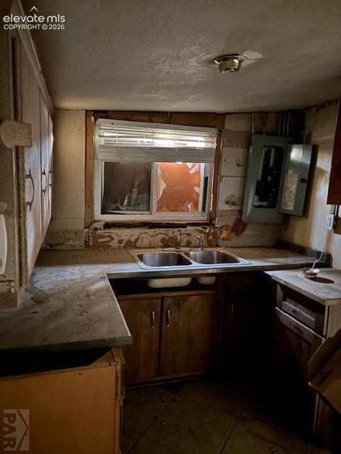Image 14 of 17: Kitchen