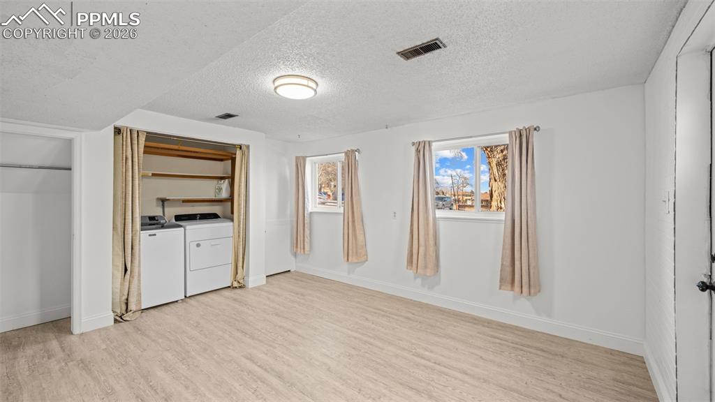 Image 14 of 29: Bedroom