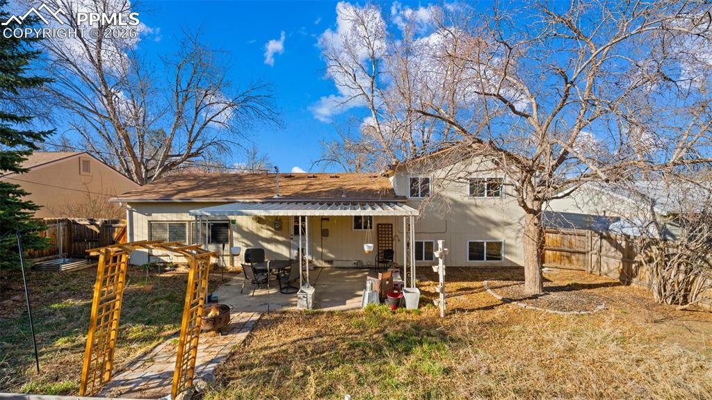 Image 24 of 29: Back of Structure