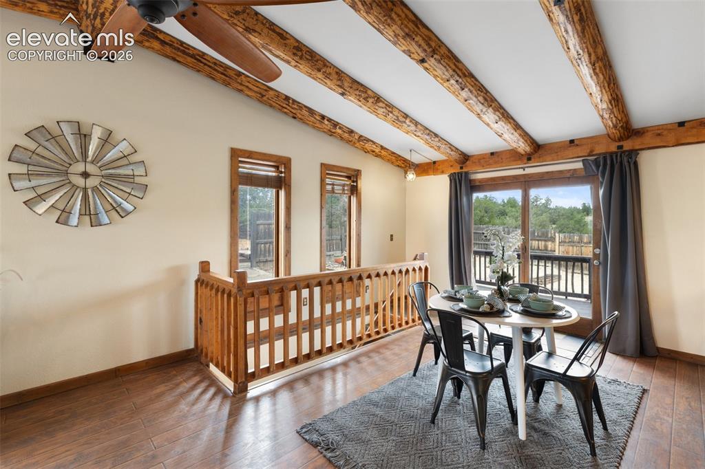 Image 16 of 49: Dining Area