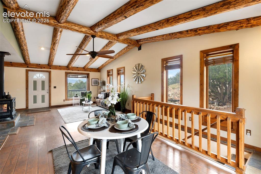 Image 18 of 49: Dining Area