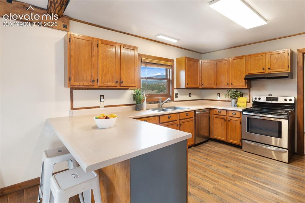 Image 22 of 49: Kitchen